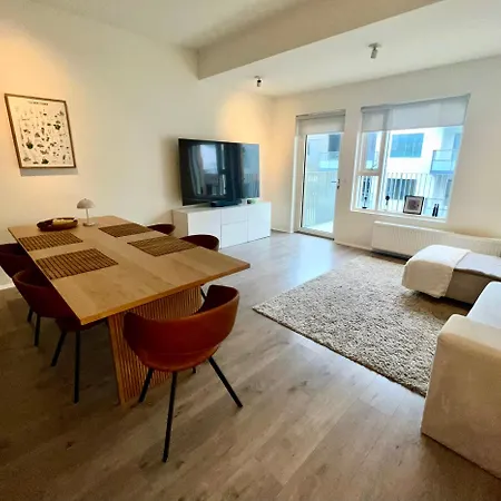 Modern Luxury Downtown *